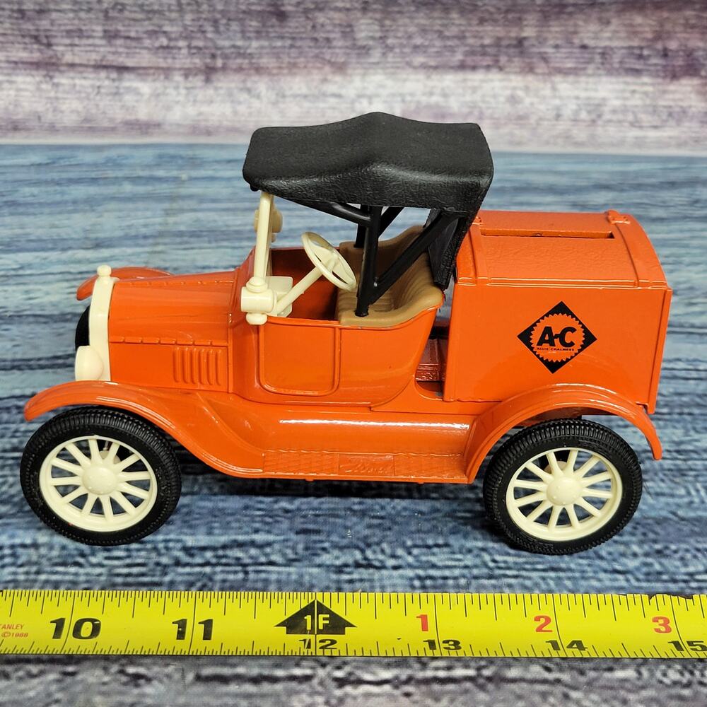 Vtg Ertl 1918 Ford model T runabout Allis-Chalmers diecast/plastic coin bank